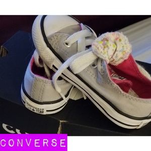 Chucks that are the cutest 🤩 smoke free